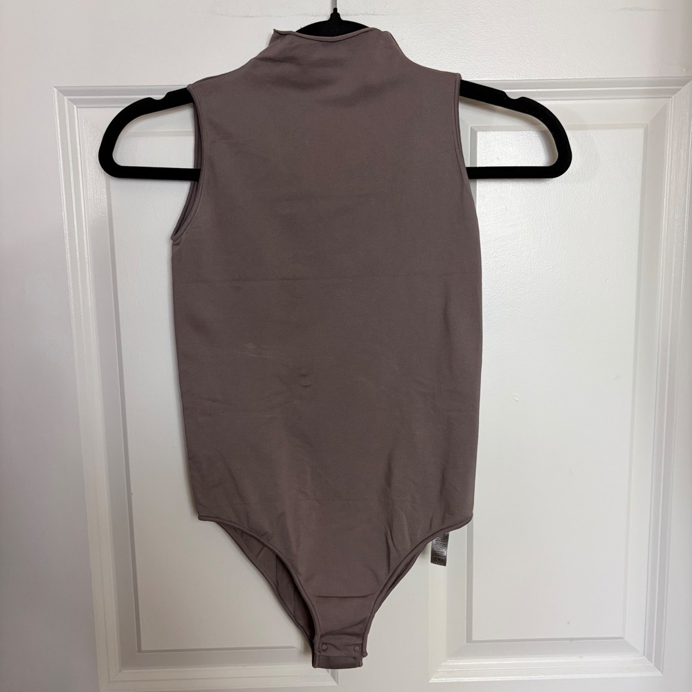 SKIMS Essential Mock Neck Sleeveless Bodysuit Taupe Brown XXS/XS